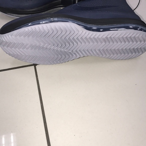 New! *Last Pair !* Nike Women's  Modairna in Navy - Picture 7 of 8